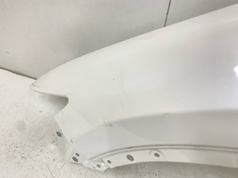 Крыло переднее левое