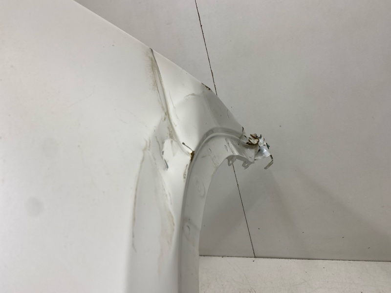 Крыло переднее левое