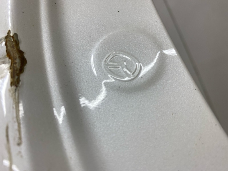 Крыло переднее левое