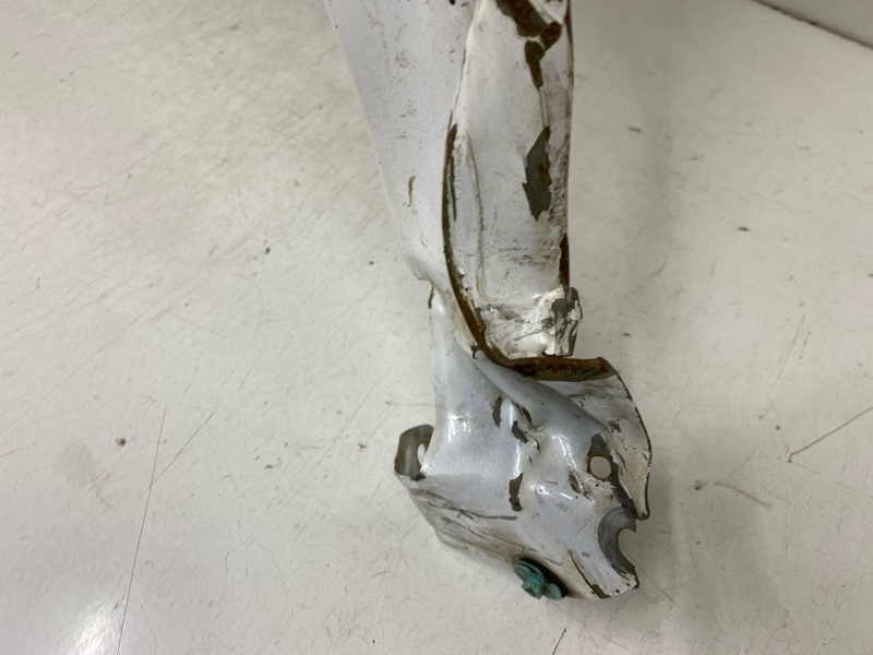 Крыло переднее левое