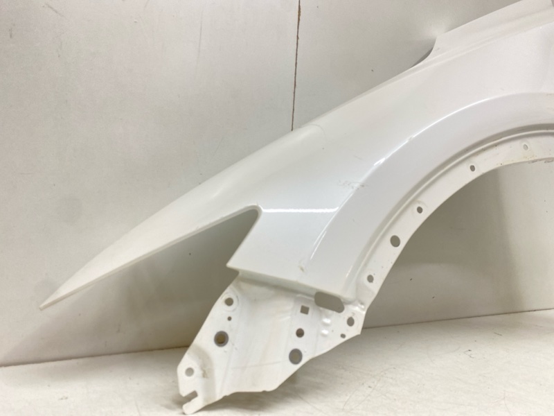 Крыло переднее левое