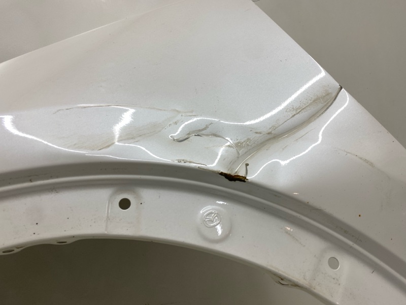 Крыло переднее левое