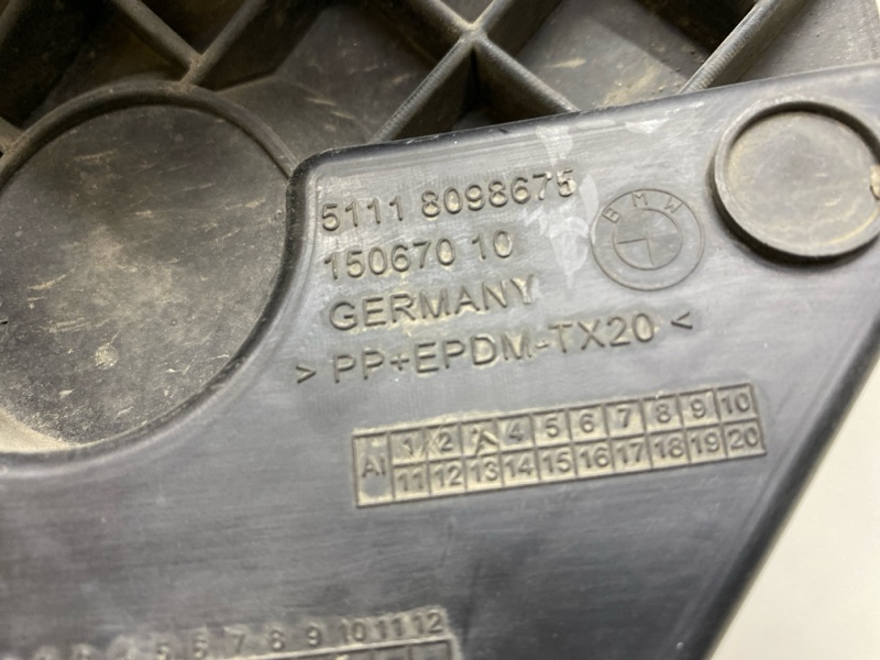 Кронштейн переднего бампера левый