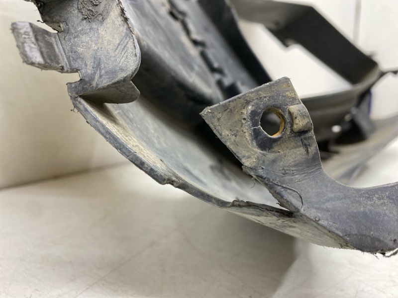 Кронштейн переднего бампера левый