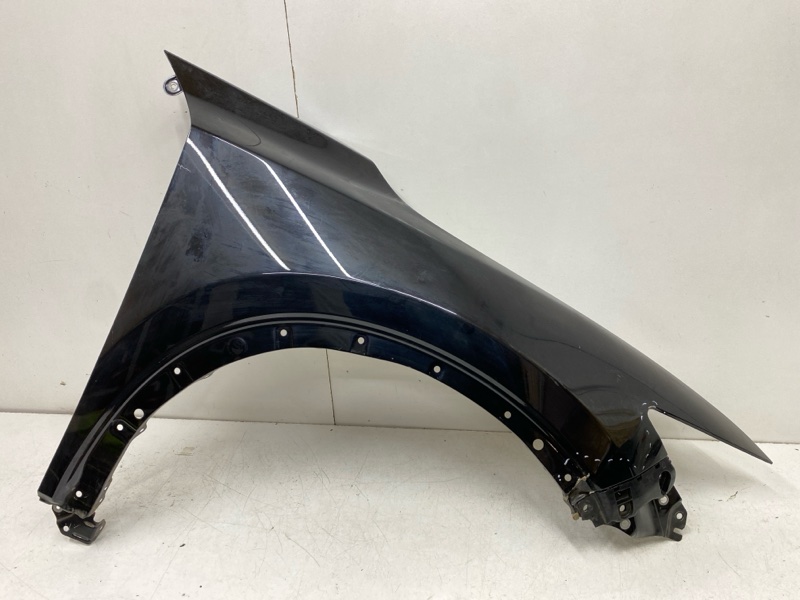 Крыло переднее правое