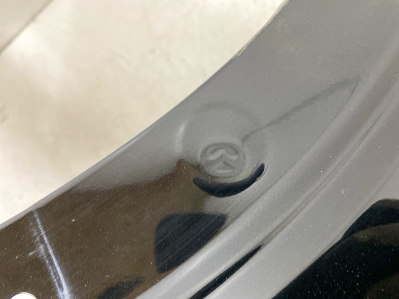 Крыло переднее правое