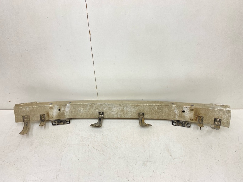 Усилитель переднего бампера