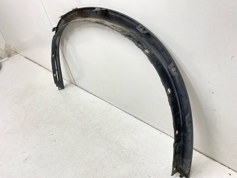 Накладка переднего крыла правого