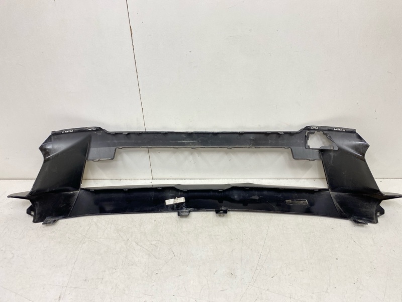 Накладка переднего бампера