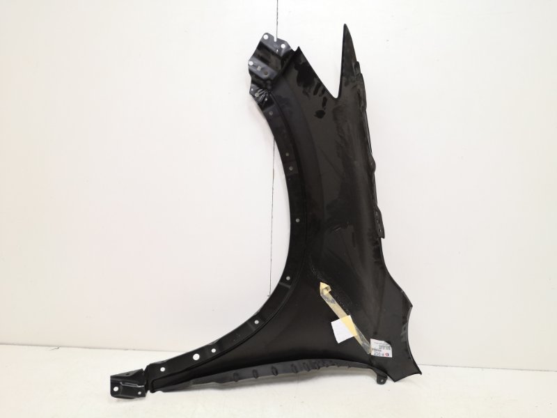 Крыло переднее правое