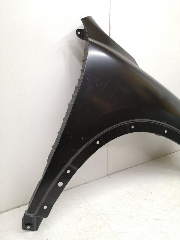 Крыло переднее правое