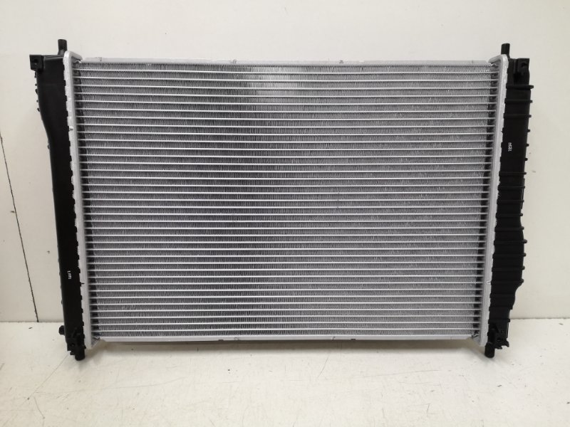 Радиатор охлаждения двигателя основной