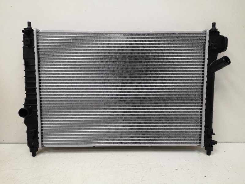 Радиатор охлаждения двигателя основной