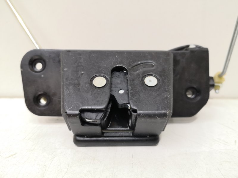 Замок багажника