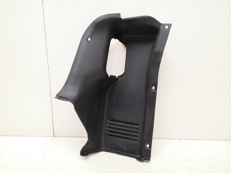 Обшивка багажника