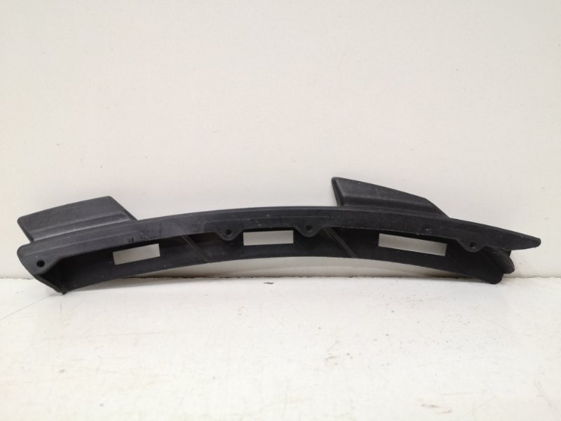 Кронштейн переднего бампера правый