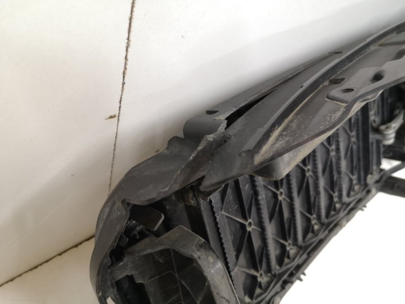 Жалюзи (воздуховод) бампера переднего