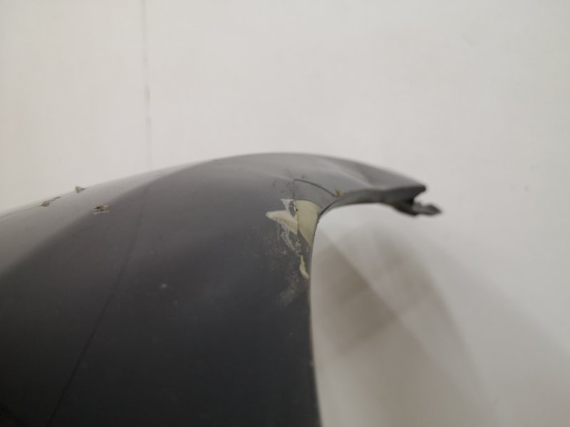 Крыло переднее правое