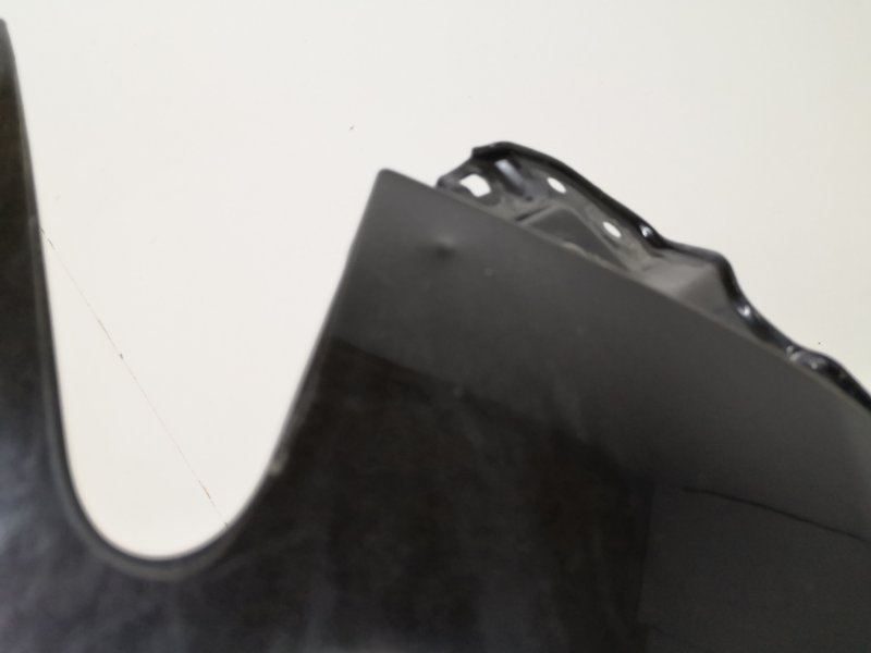 Крыло переднее правое