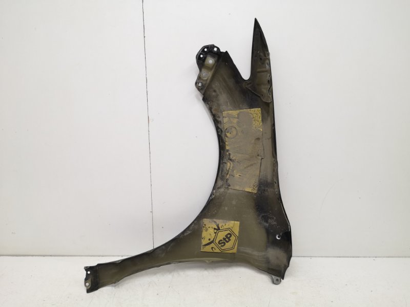 Крыло переднее правое