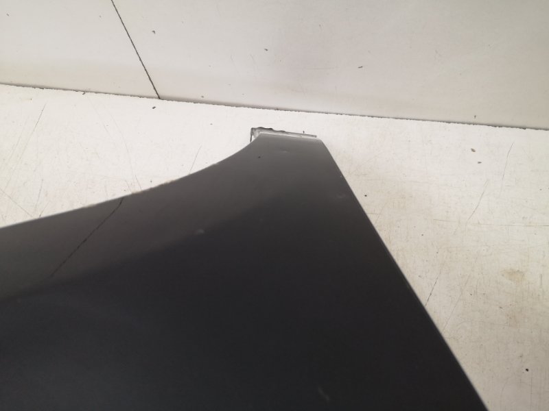 Крыло переднее правое