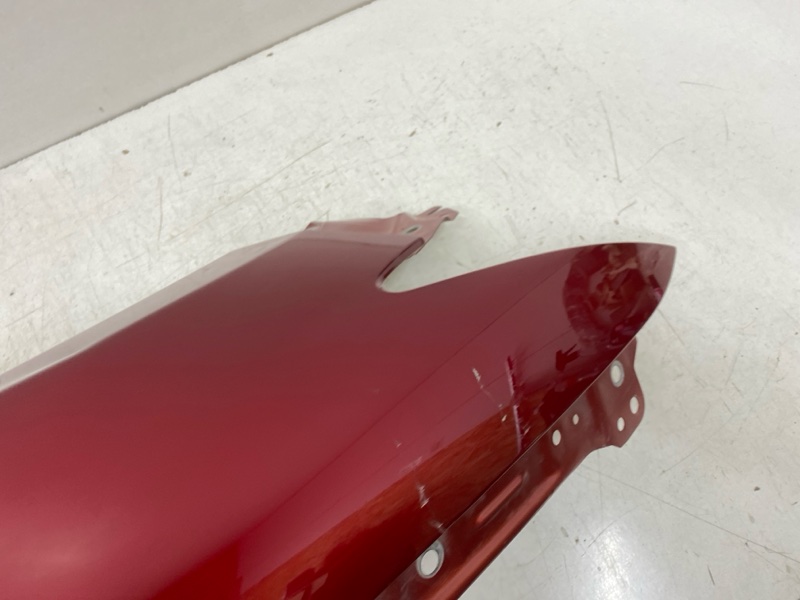 Крыло переднее левое