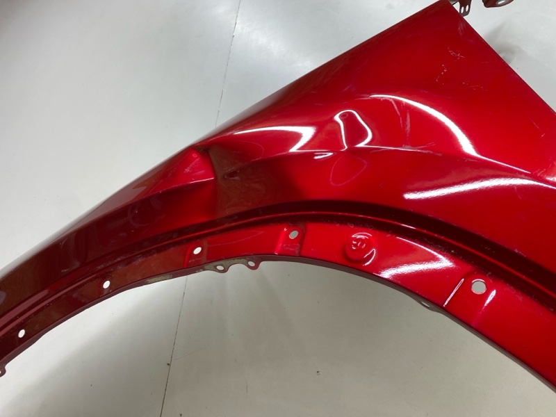 Крыло переднее левое