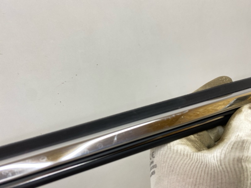 Накладка стекла переднего левого