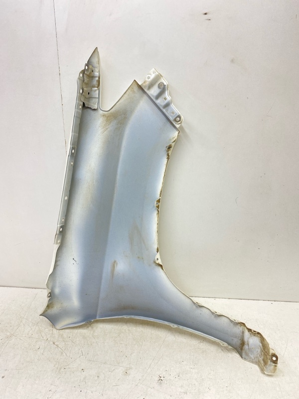 Крыло переднее левое