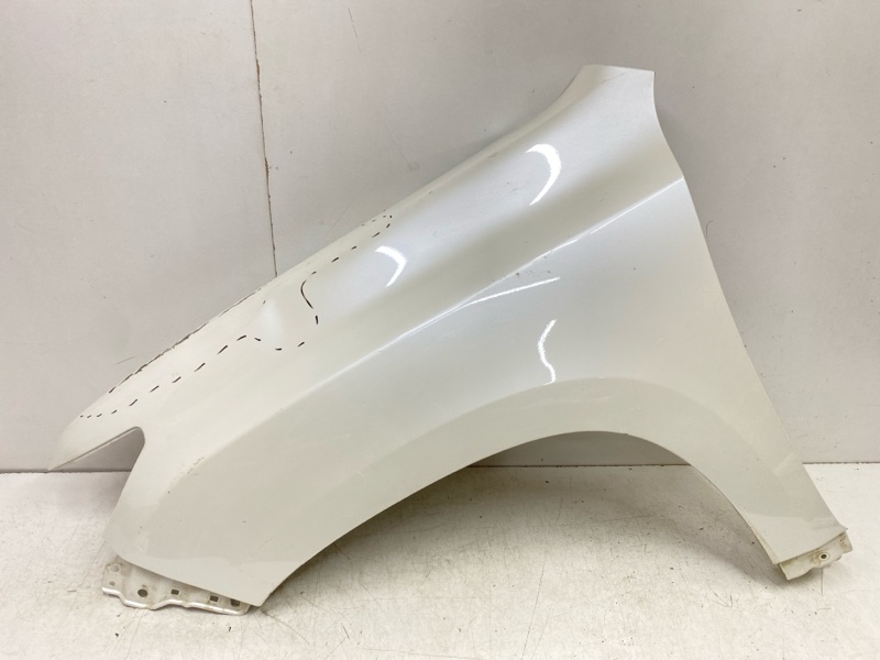 Крыло переднее левое