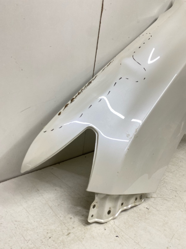 Крыло переднее левое