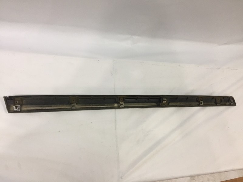 Накладка двери передней правой