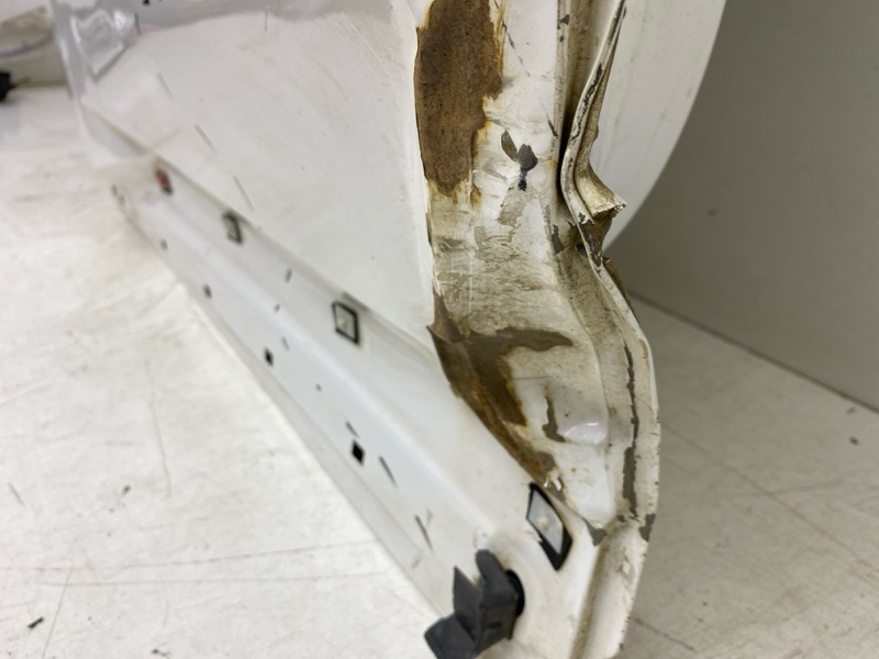 Дверь задняя правая