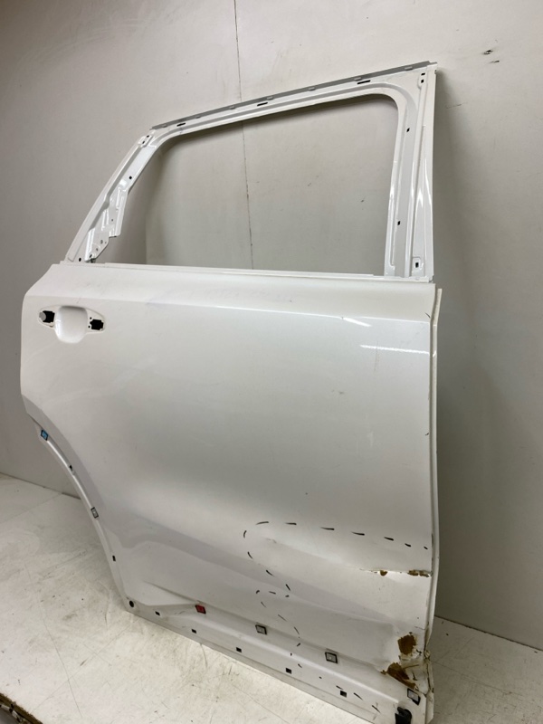 Дверь задняя правая