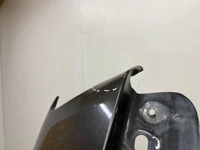 Крыло переднее правое