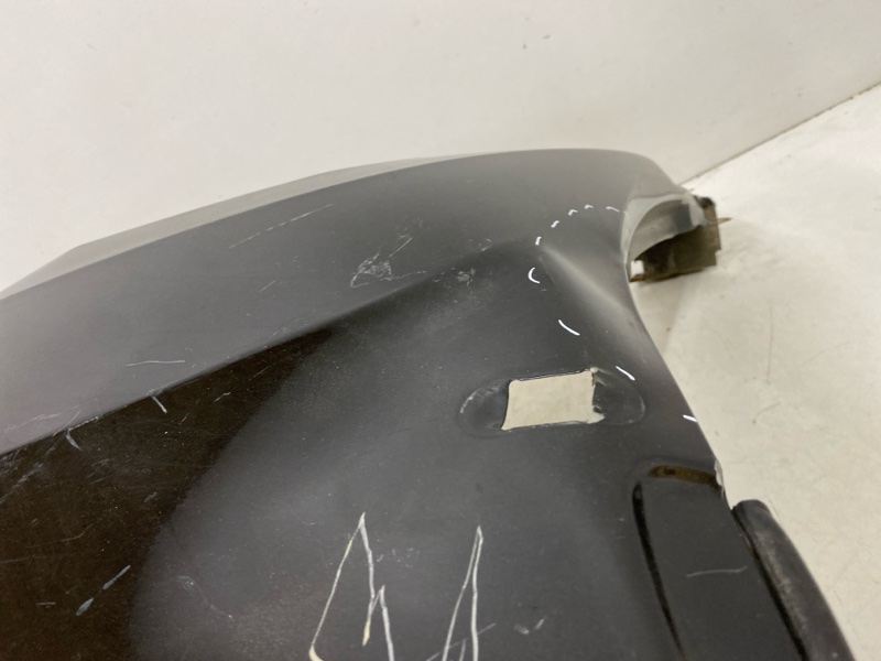 Крыло переднее правое