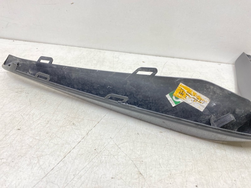 Молдинг переднего бампера левый