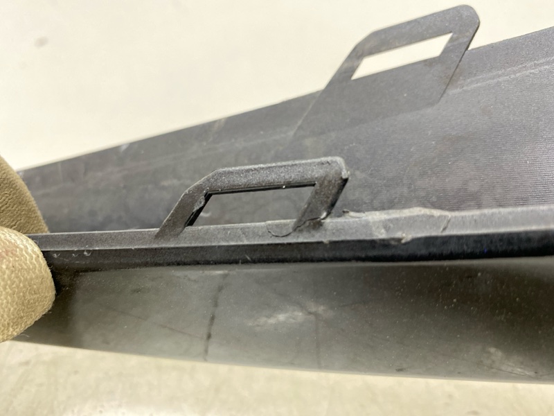 Молдинг переднего бампера левый