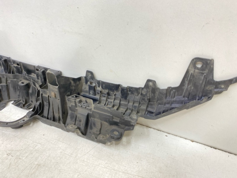 Кронштейн решетки радиатора