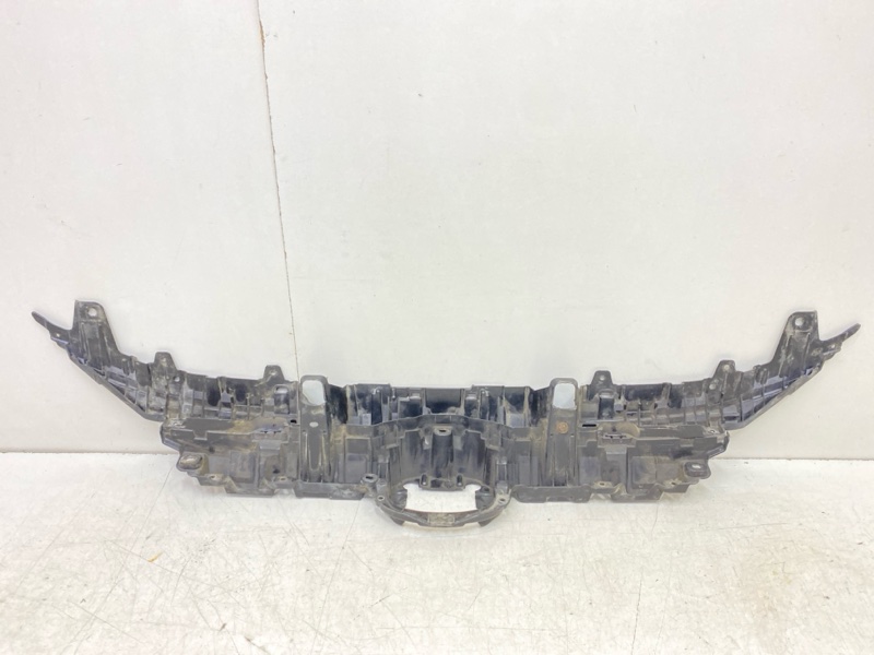 Кронштейн решетки радиатора