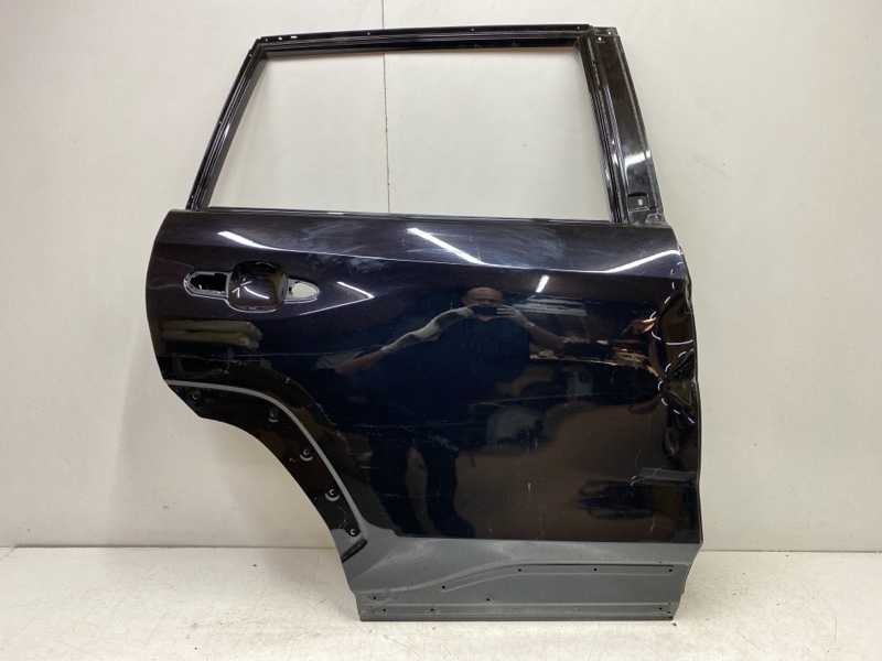 Дверь задняя правая