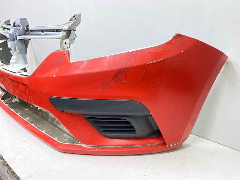 Бампер передний