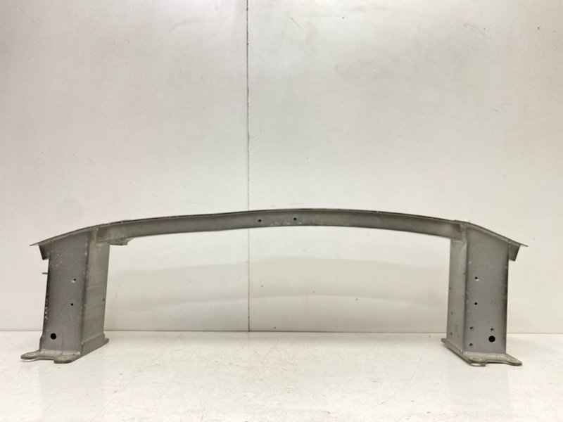 Усилитель переднего бампера