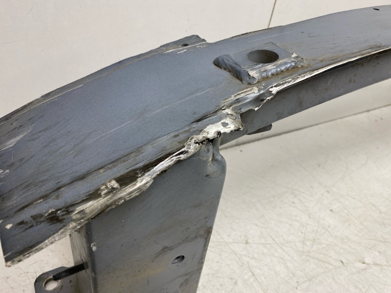 Усилитель переднего бампера