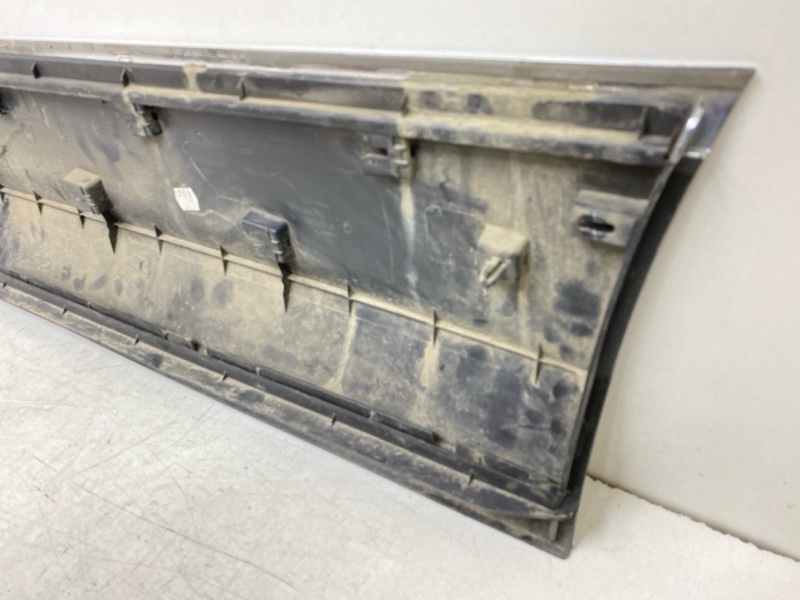 Накладка двери задней правой