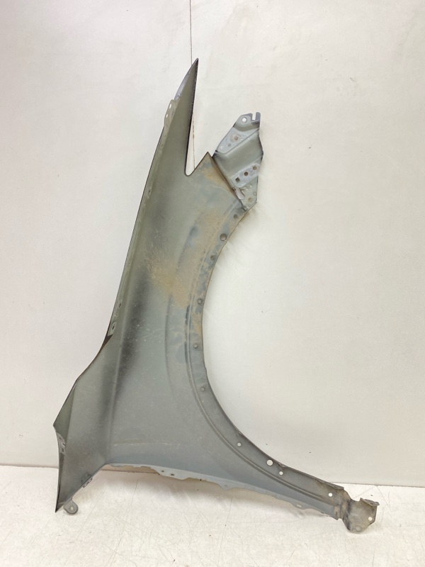 Крыло переднее левое