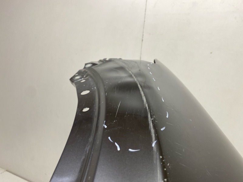 Крыло переднее левое