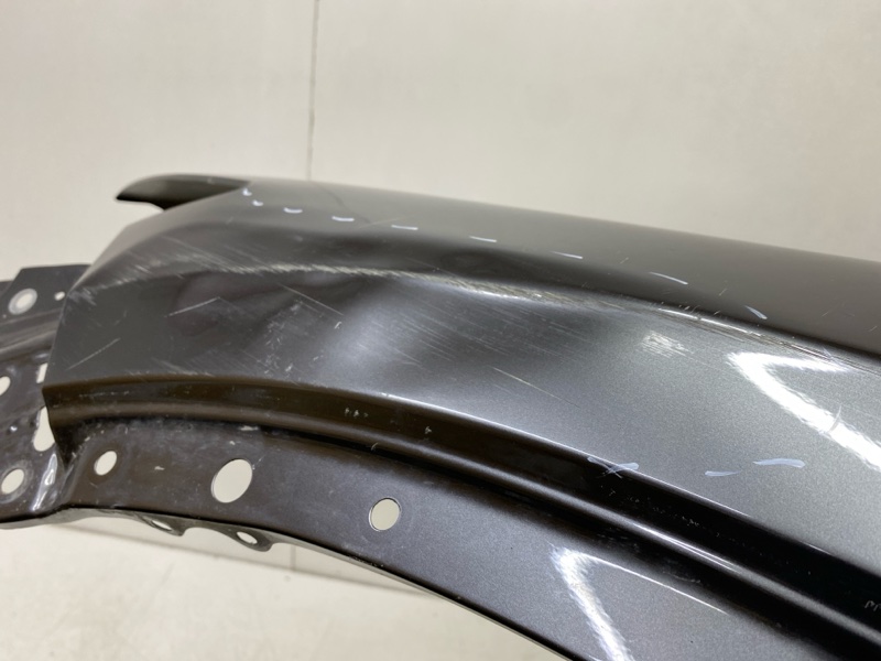 Крыло переднее левое