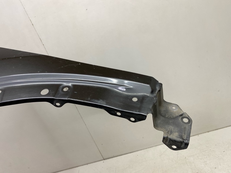 Крыло переднее левое