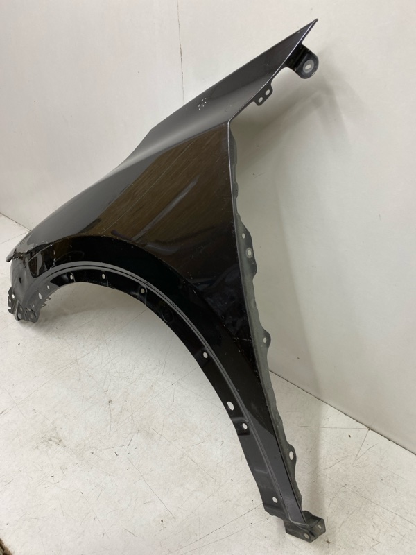 Крыло переднее левое